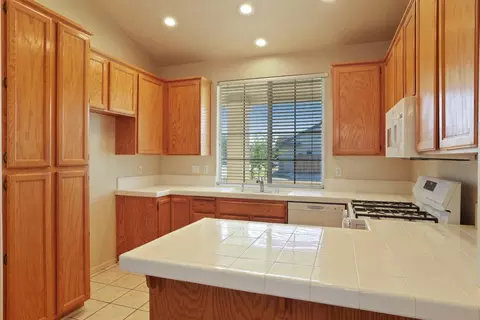 1015 Depot Dr, Manteca, CA 95337 photo 9