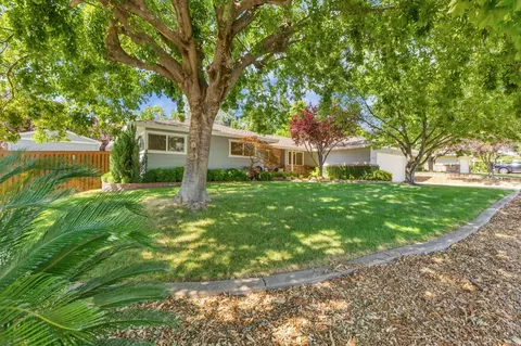 6237 Meadowvista Dr, Carmichael, CA 95608 photo 3