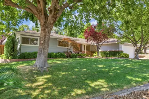 6237 Meadowvista Dr, Carmichael, CA 95608 photo 4