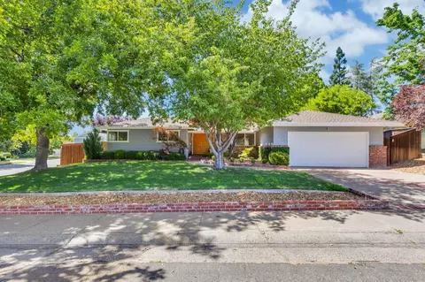 6237 Meadowvista Dr, Carmichael, CA 95608 photo 2