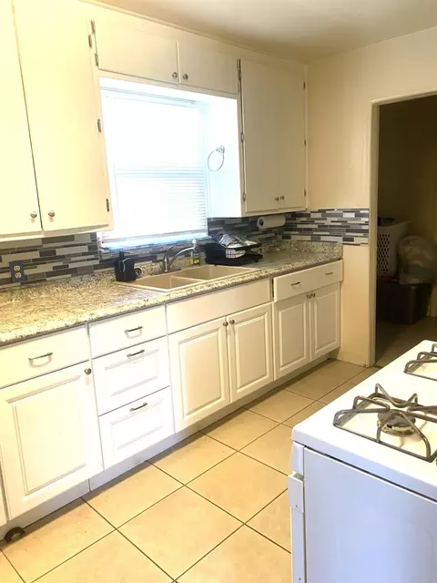 Kitchen - 2012 Glendale Ave, Modesto, CA 95354 photo 1 of 3
