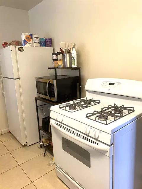 Kitchen - 2012 Glendale Ave, Modesto, CA 95354 photo 2 of 3