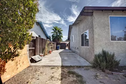 Exterior - 15155 Cambridge Dr, Lathrop, CA 95330 photo 6 of 7