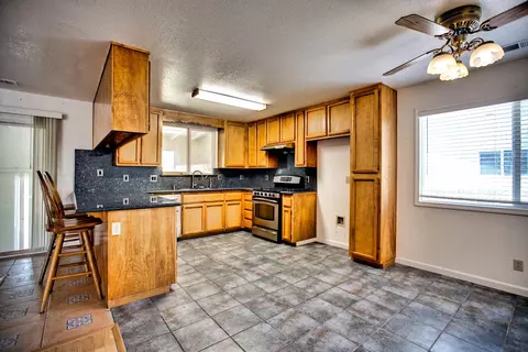 Kitchen - 15155 Cambridge Dr, Lathrop, CA 95330 photo 3 of 3
