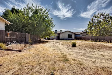 Exterior - 15155 Cambridge Dr, Lathrop, CA 95330 photo 4 of 7