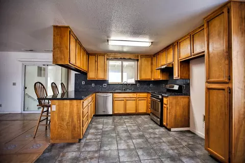 Kitchen - 15155 Cambridge Dr, Lathrop, CA 95330 photo 1 of 3