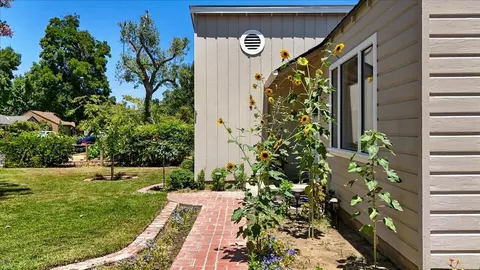 Exterior - 522 El Cajon Ave, Modesto, CA 95350 photo 4 of 30