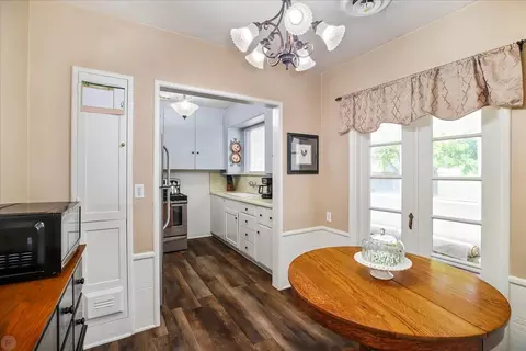 Dining - 522 El Cajon Ave, Modesto, CA 95350 photo 1 of 2