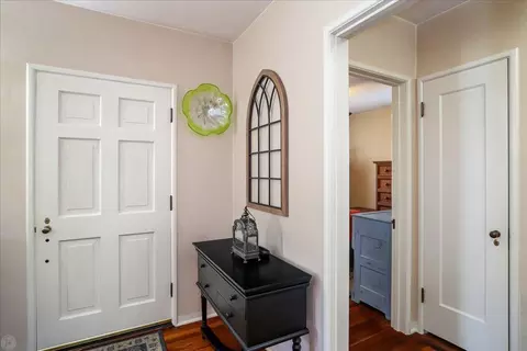 Entry Way - 522 El Cajon Ave, Modesto, CA 95350 photo 2 of 3