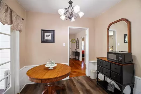 Dining - 522 El Cajon Ave, Modesto, CA 95350 photo 2 of 2