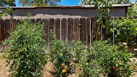 Exterior - 522 El Cajon Ave, Modesto, CA 95350 photo 24 of 30