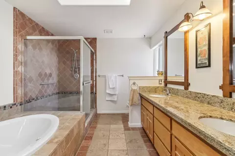 Bath - 23350 Barnes Ln, Colfax, CA 95713 photo 2 of 6
