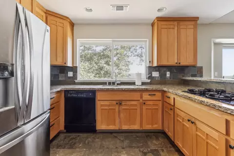 Kitchen - 23350 Barnes Ln, Colfax, CA 95713 photo 5 of 5