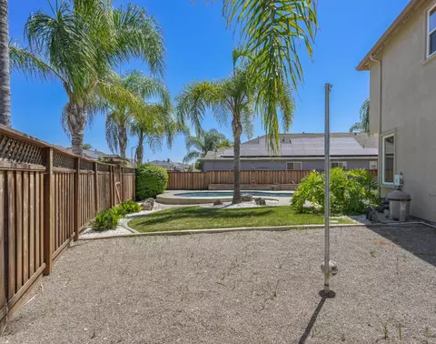 Exterior - 642 Tulare Ct, Tracy, CA 95304 photo 4 of 5