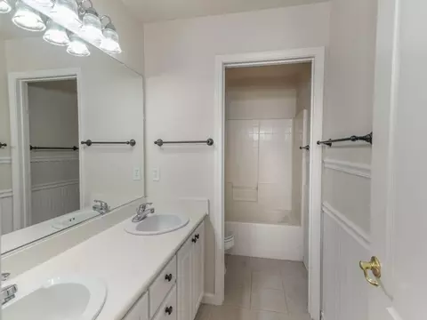 Bath - 642 Tulare Ct, Tracy, CA 95304 photo 3 of 3
