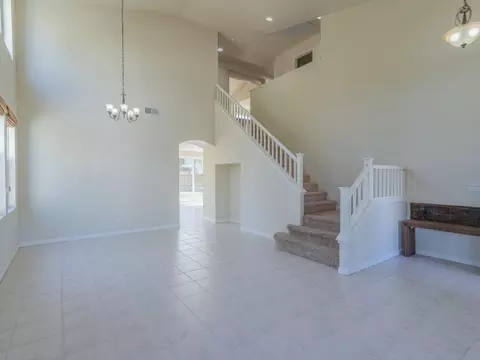 Living - 642 Tulare Ct, Tracy, CA 95304 photo 2 of 3