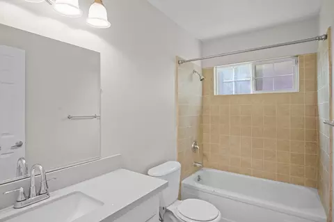 Bath - 3055 Marie Ct, Merced, CA 95340 photo 1 of 2