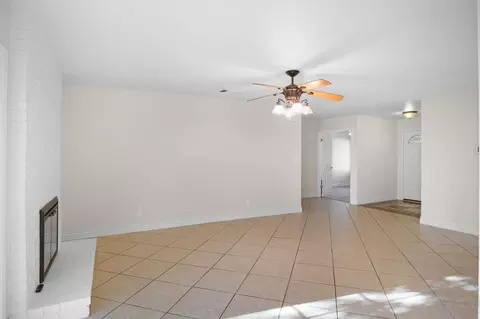 Living - 3055 Marie Ct, Merced, CA 95340 photo 2 of 3