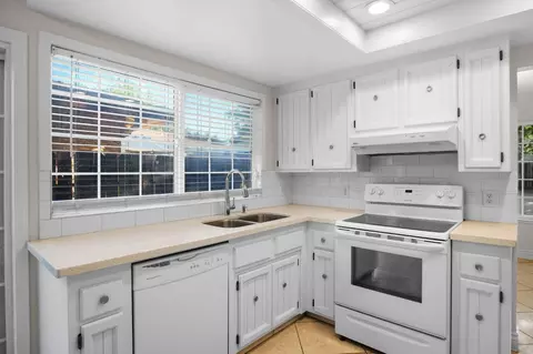 Kitchen - 3055 Marie Ct, Merced, CA 95340 photo 2 of 2