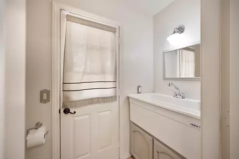 Bath - 1050 Itow Ct, Penryn, CA 95663 photo 5 of 5
