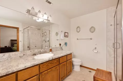 Bath - 1050 Itow Ct, Penryn, CA 95663 photo 2 of 5