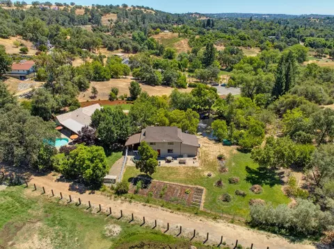 View/Area - 1050 Itow Ct, Penryn, CA 95663 photo 6 of 7