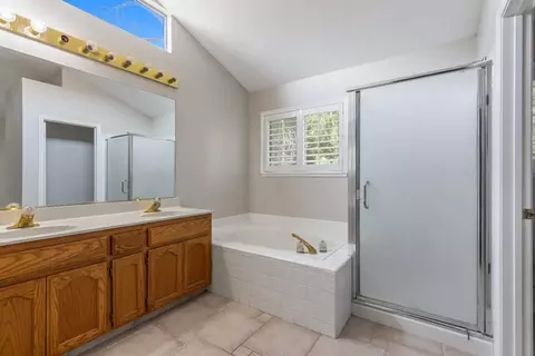 Bath - 3917 Terhune Ct, Modesto, CA 95356 photo 2 of 5