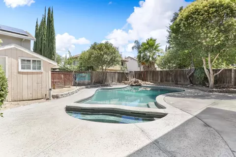 Exterior - 905 Christy Ct, Tracy, CA 95376 photo 3 of 4