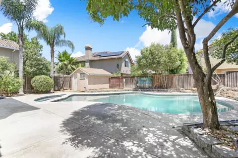 Exterior - 905 Christy Ct, Tracy, CA 95376 photo 2 of 4