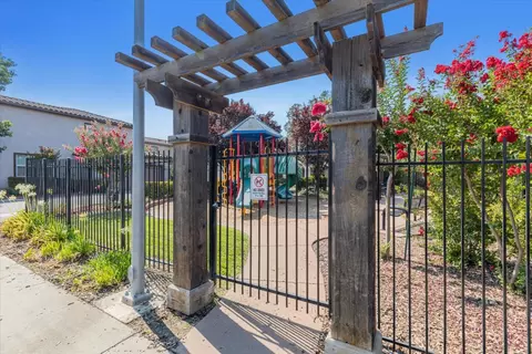 Exterior - 6501 Brando Loop, Fair Oaks, CA 95628 photo 4 of 5