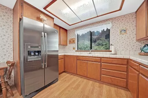 Kitchen - 20301 E Clinton Rd, Jackson, CA 95642 photo 7 of 9