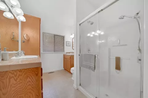 Bath - 20301 E Clinton Rd, Jackson, CA 95642 photo 1 of 6