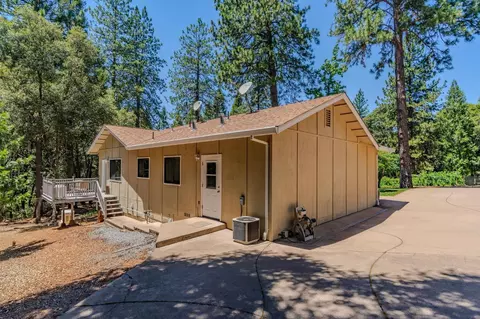Exterior - 20301 E Clinton Rd, Jackson, CA 95642 photo 4 of 14