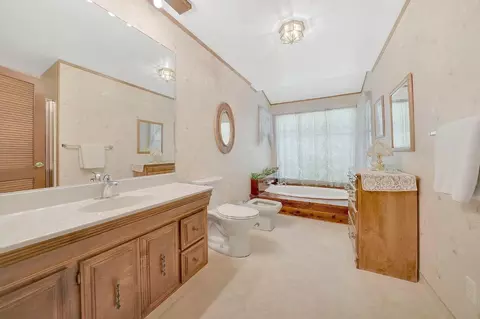 Bath - 20301 E Clinton Rd, Jackson, CA 95642 photo 3 of 6