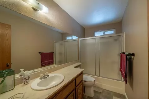 Bath - 4029 Timahoe Dr, Modesto, CA 95356 photo 1 of 2