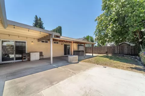 Exterior - 4029 Timahoe Dr, Modesto, CA 95356 photo 5 of 7