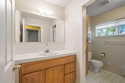 Bath - 4810 Cedar Ravine Rd, Placerville, CA 95667 photo 4 of 6