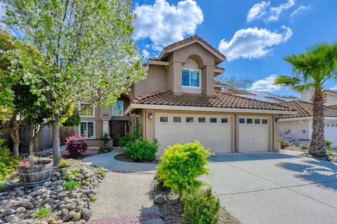 2952 Avon Rd, Rocklin, CA 95765