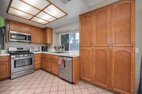 Kitchen - 8123 Pinefield Dr, Antelope, CA 95843 photo 2 of 4