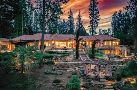 10990 Northcote Pl, Nevada City, CA 95959
