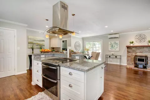 Kitchen - 7420 Carr Hall, Loomis, CA 95650 photo 6 of 10