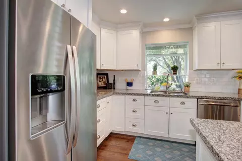 Kitchen - 7420 Carr Hall, Loomis, CA 95650 photo 8 of 10