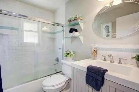 Bath - 7420 Carr Hall, Loomis, CA 95650 photo 1 of 2