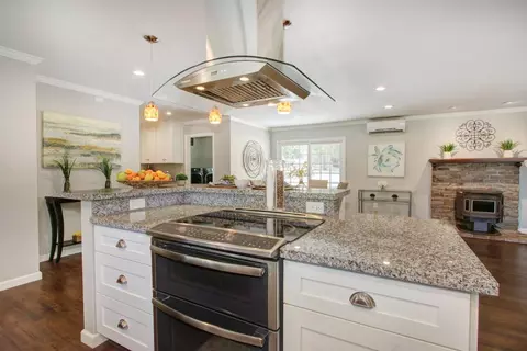 Kitchen - 7420 Carr Hall, Loomis, CA 95650 photo 7 of 10