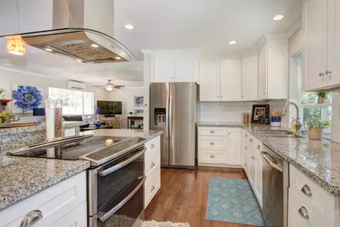 Kitchen - 7420 Carr Hall, Loomis, CA 95650 photo 4 of 10