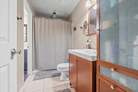 Bath - 3138 Andre Ln, Turlock, CA 95382 photo 4 of 5
