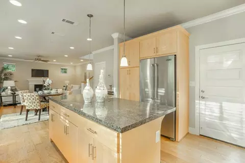 Kitchen - 4571 Blue Oak Pl, Davis, CA 95618 photo 5 of 6
