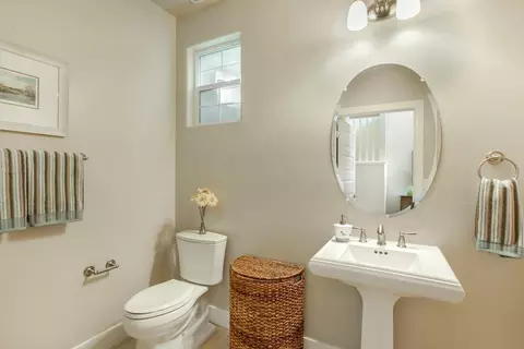 Bath - 4571 Blue Oak Pl, Davis, CA 95618 photo 1 of 4