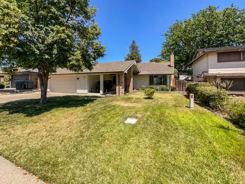 Exterior - 4712 Meyer Way, Carmichael, CA 95608 photo 4 of 8