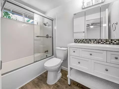 Bath - 4712 Meyer Way, Carmichael, CA 95608 photo 3 of 3